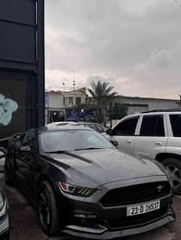 للبيع موستنك 2015 ستة سلندر سيارة بيها صبغ تقريبا  اربع قطع  بدون شاصي...