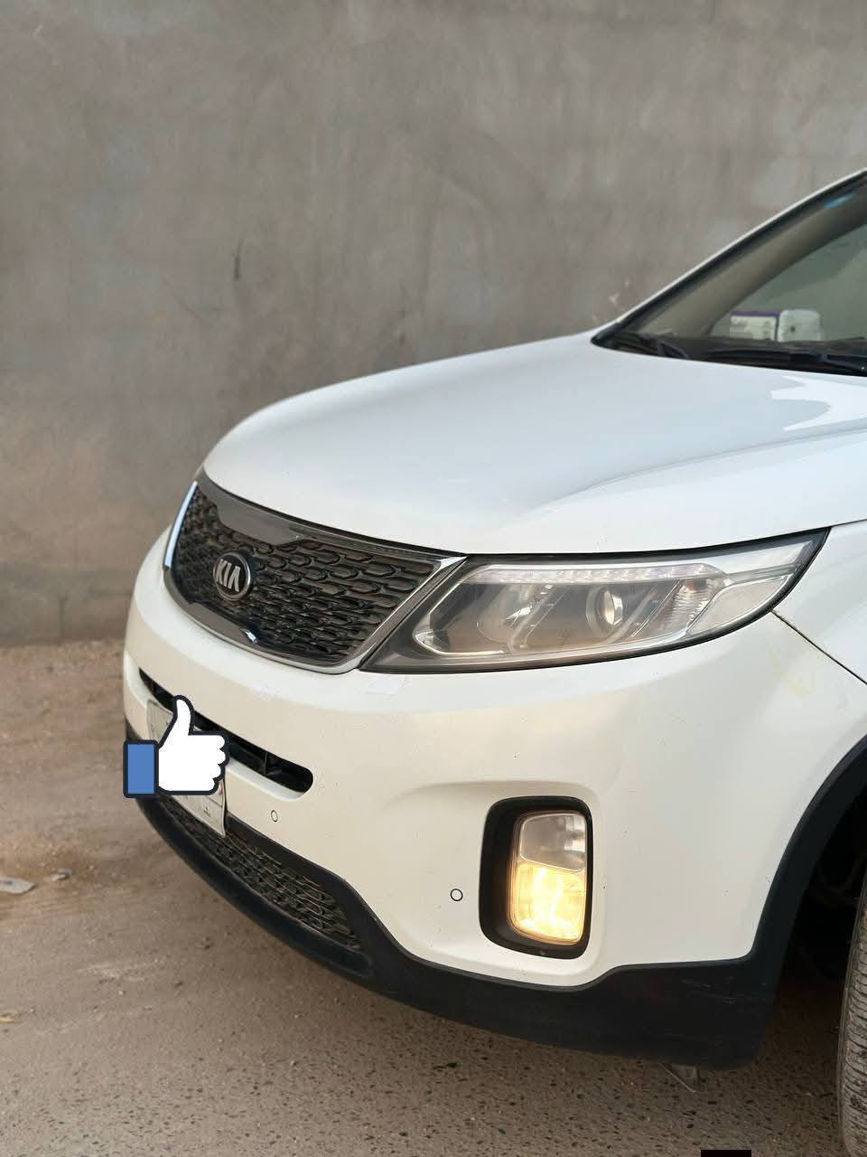 السلام عليكم
كيا سورنتو 2015 خليجي للبيع 
سته سلندر سبعه راكب 
رقم بغداد بأسمي
نص فول بصمه كرسي كهرباء 
حساسات اماميه خلفيه 
كامره شاشه صغيره 
اشاره ترحيب علامه سورنتو ضوئيه 
وبقيه المواصفات 
السياره استخدام شخصي وممتعوبه 
السونار مرفق مع الصور مال اليوم كافه التفاصيل بي 
مكان السياره بابل الاسكندريه 
مكينه مبدل بيها كازكيت اشتغلنا درجه اولى شرط بلاد  
كشر نضافته احلى من الصور 
بيها مكانات بارد حيل بسيطه وشرط تجي تشوفهن ممبينات
ماشيه 200 الف على ادينه 
سعرها 190 وبيها مجال انشالله بسيط 
رقمي ‏
‪***********‬‏
‏‪***********‬‏
ابو عبد الله
