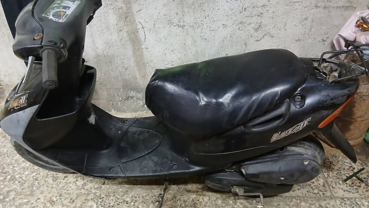 السلام عليكم
دراجه ساسوكي مجفته مره وحده كلشي ما ناقصها نضيفه وناعمه عوزها فقط باتري كبه شغال الكفرات نضيفات السوادات هم نضيفات السعر ٢٥٠ الف وبيها مجال ان شاء الله للشراي 
موجود واتساب وشريحة ***********
