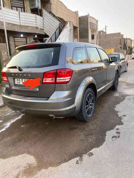 السلام عليكم .. للبيع فقط
دوج جورني 2013
٤ سلندر محرك ٢٤٠٠ 
٣ قطع تبريد ٧ راكب 
بها اربع قطع اثنين تبديل 
واثنين تعمير وسبق 
السياره بدون دواخل
تحكمت ستيرن شاشة صغيرة
 رقم بغداد مشروع وطني بإسمي
 بصمة باب السايق والبصفه  
حداديه كاملة قبل شهر سويته
  كير ومحرك مكفولات
مكان السيارة بغداد العبيدي  
سعر 110 
الاستفسار اكثر ***********
