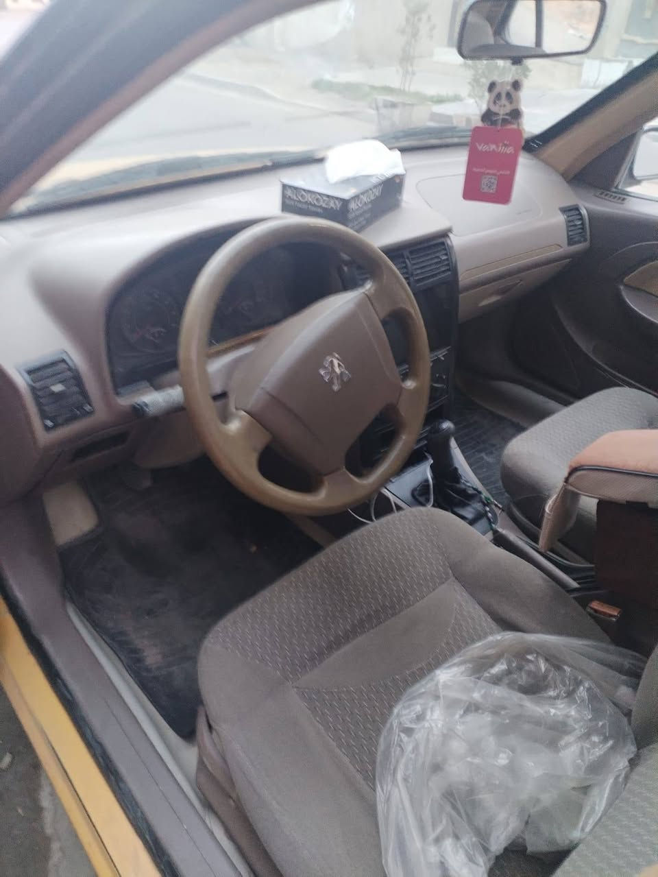 السلام عليكم بيجو اكد موديل 16 ماشيه 168000 سياره نضيفه كبل للشارع مكينه جديده كير جديد تبريد تدفئه كله شغال تخم تايرات باتري جديد منضومه زنون مسجل شاشه سياره بأسمي سنويته 2030 عنوان بغداد شارع فلسطين 
***********
السعر 45 ورقه قفل
