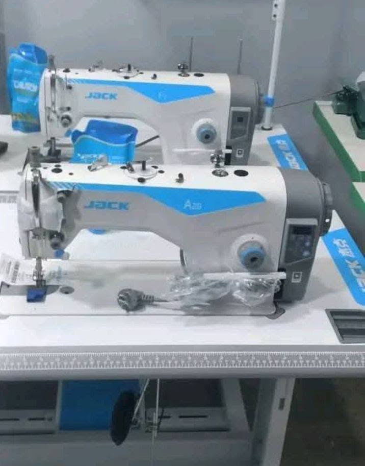 بيع مكينات خياطة F5. .F4 مهتم يتصل على رقم 0562388226 توصيل متوفر


**إذا كنت صاحب هذا الإعلان وتريد حذفه لأي سبب، رجاءا أرسل رسالة إلى الدعم الفني**