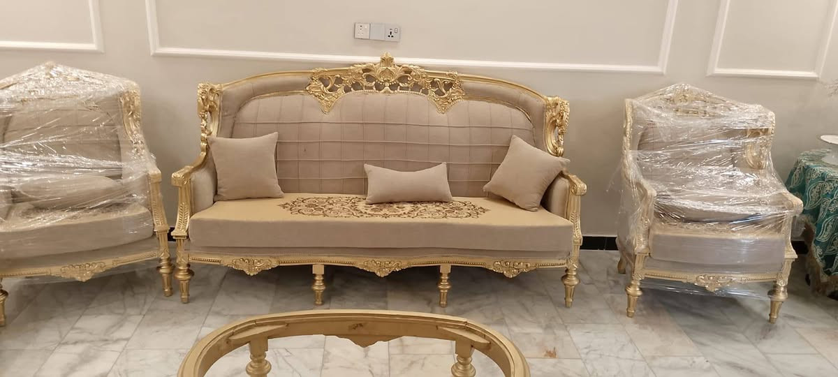 السلام عليكم يتوفر لدينا دواويبن حسب المساحه والقياس وحسب الموديل  اي موديل يعجبكم وشغل بي ضمان ومتوفر  لدينا  اقمشه بكل انواعها كتان وتر بروف  الصناعه الايطاليه للقماش  والي عنده تخم او ديوان استبدال دوشمه او تصليح بأنواعها  احنه حاضرين للاستفسار واتساب  والخاص العنوان  الاعضميه شارع قاسم  الفرع المقابل مطعم ابو قحطان  وتوجد خدمه توصيل  ***********
