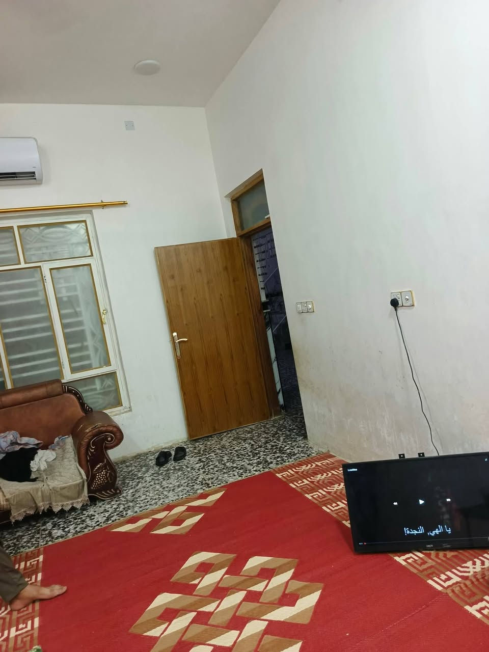 ياالله
سلام عليكم
الدار البيع طابو صرف 
((مساحه 200)) متر مسلح وحديث
الماجديه سيد جميل خلف شارع 20
يحتوي على استقبال وصاله ومطبخ 
وثلاث غرف نوم مناور عدد 2 صحيات 
داخليه وصحيات خارجيه 
البيت مطلوب اسكان 48 مليون 
سدد بشهر 247 ألف شهريه
صاحب البيت يريد مقدمه 94
استفسار اتصل بل أرقام تأليه
((***********)) 
((,***********)) اخوكم أبو عراق...
