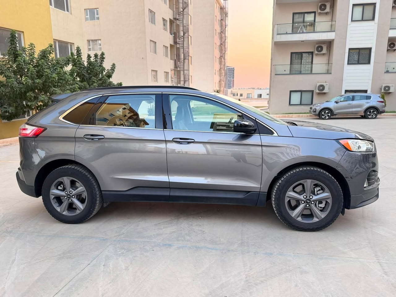 FORD EDGE SEL AWD
للبيع فقط

الموديل : 2022

اللون : نفطي

العداد :46600 الف كيلو متر

 الحادث : قبق الجنطة فقط

بدون ايرباك / بدون شاصي مكفولة 

رقم الشاصي وصور الحادث مرفقة في الصور

المواصفات : SEL

بصمات ابواب / شاشه سوني لمس كبيره

ستيرن تدفئة /كراسي تدفئة /كراسي امامي كهربائي /كراسي جلد مميز لون ازرق خيط احمر/ حساسات خلفية /تشغيل عن بعد تحكم استيرن جهتين

بصمة ترحيب/ تبريد خلفي /رادار امامي وخلفي /كاميرة خلفية كشافات /اوتو ستوب/ جنطة كهرباء

محرك 4 سلندر 2.0

السيارة نظيفة جداً

السعر / 19000$ وبيها مجال
مهندس محمد/***********
