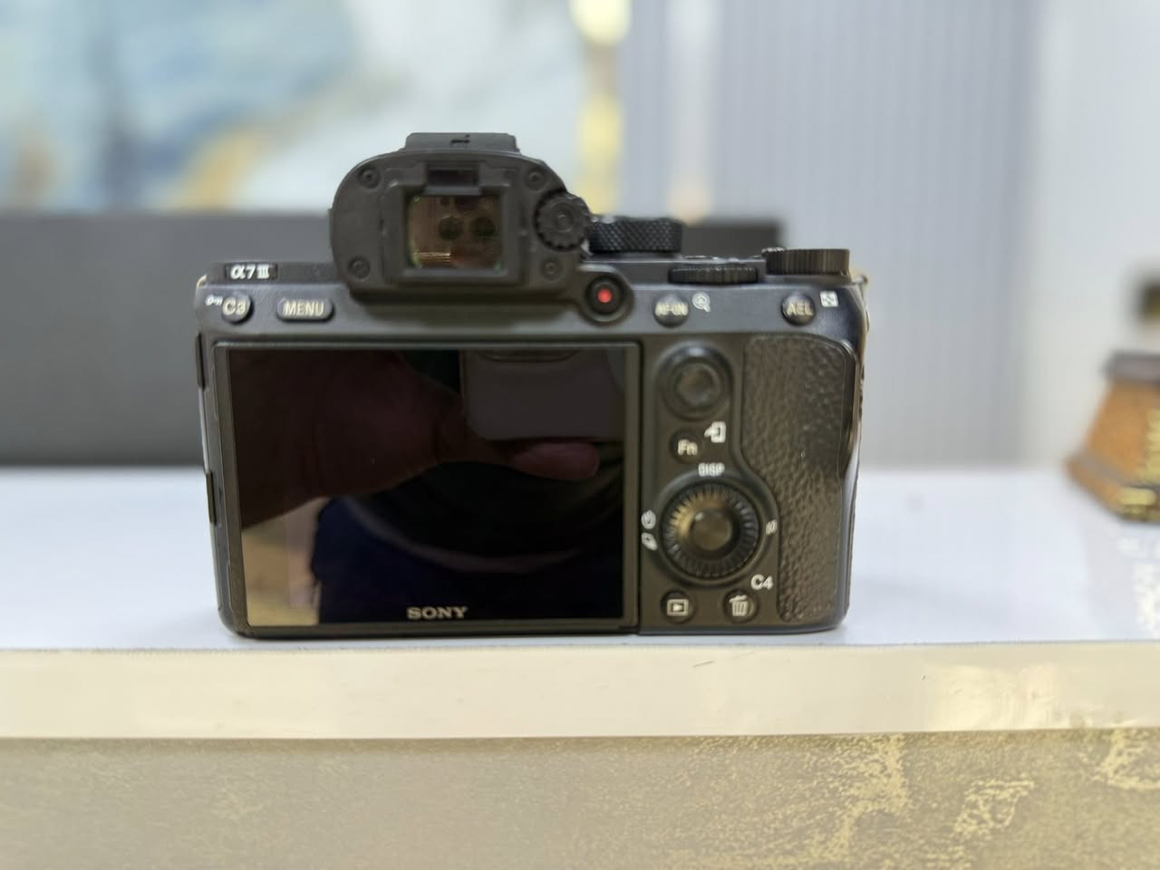 📸 للبيع كاميرا Sony A7 Mark III
🔹 العدسة: Sigma 24-70
🔹 الحالة: نظيفة جدًا (98% – 99%)
🔹 الشتر: 5000 فقط
🔹 الاستخدام خفيف، وما بيها أي مشاكل
🔹 التصوير والفيديو بحالة ممتازة

💰 السعر: 2,400,000 دينار
📍 البيع جدي، والفحص متاح
📩 للاستفسار الخاص مفتوح
***********  العنوان بغداد
