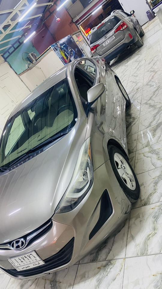 السلام عليكم 
النترا ٢٠١٤ امريكي ماشيه ٦٨ السياره جديده ونظيفه مكينه ٢٠٠٠ دووش كير مكينه تبريد تدفئة حداديه  كفاله ضرر فقط جاملغ خلفي السونار مرفق بالصور
للاستفسار ***********
