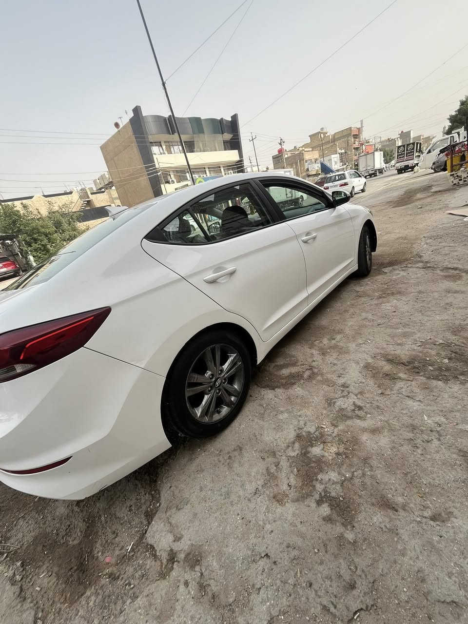 السلام عليكم هوانداي النترا وارد كندي 2017 للبيع سياره نظيفه جداً المحرك دوش جاهزه بيه ٣قطع صبغ  بأسمي رقم بغداد انكليزي مكاني حي البنوك السعر ١١٠ وبيه مجال  رقم الهاتف ***********
