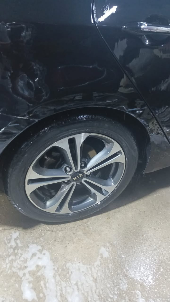 السلام عليكم للبيع كيا سيراتو موديل 2014 خليجي محرك 1600 خليجي فول مواصفات 1/1 رقم بغداد الماني لون اسود السعر 100 وبيهه مجال *********** مكان السياره بغداد الغزاليه 
ملاحضه مكلف بالنشر
