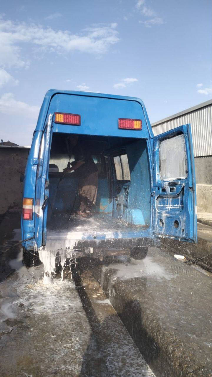 سيارة فان موديل ٩٢
للبيع جاهزة تصلح ان تكون ورشة متنقلة او مطعم اوي شي تحتاج له 
واتساب ***********
