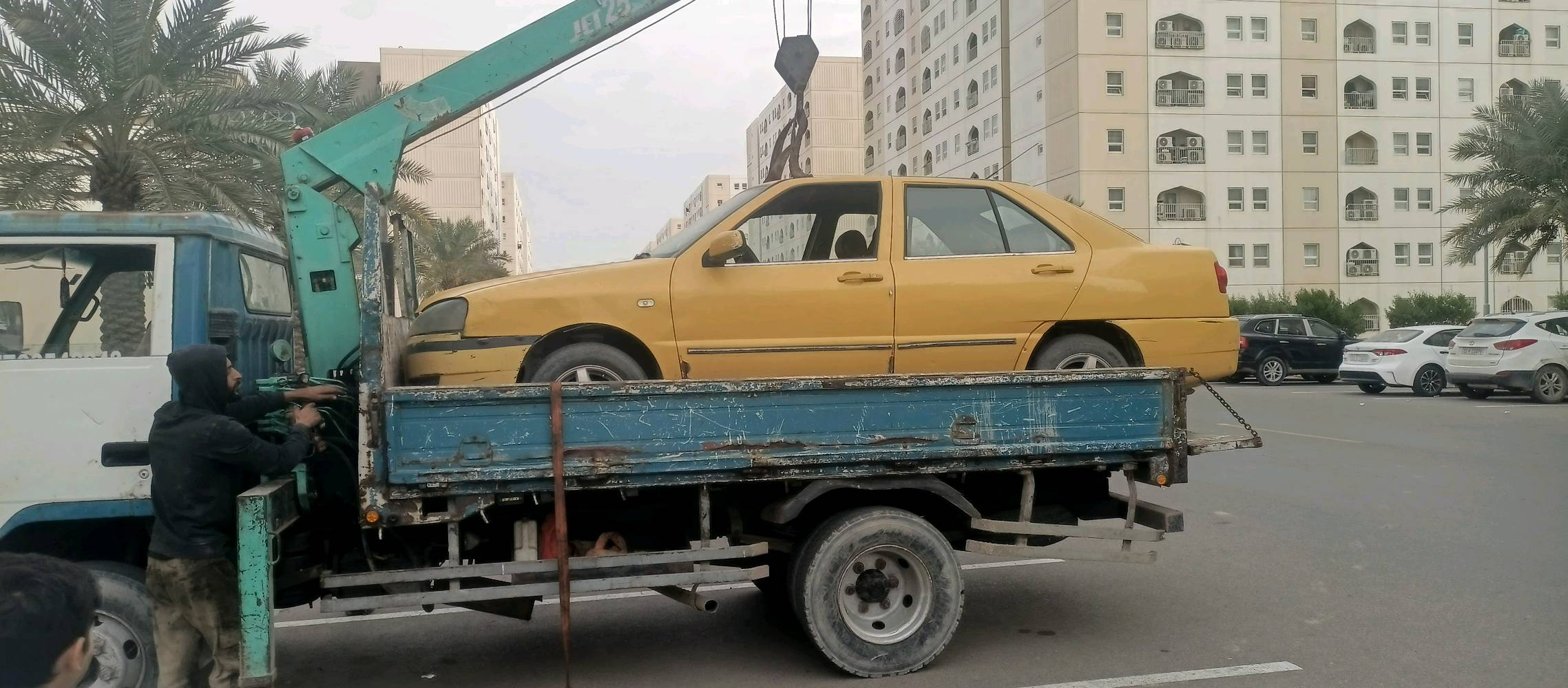 اشتري سيارات تسقيط تكسي او خصوصي بغداد فقط من سعر عشر ورقات ***********