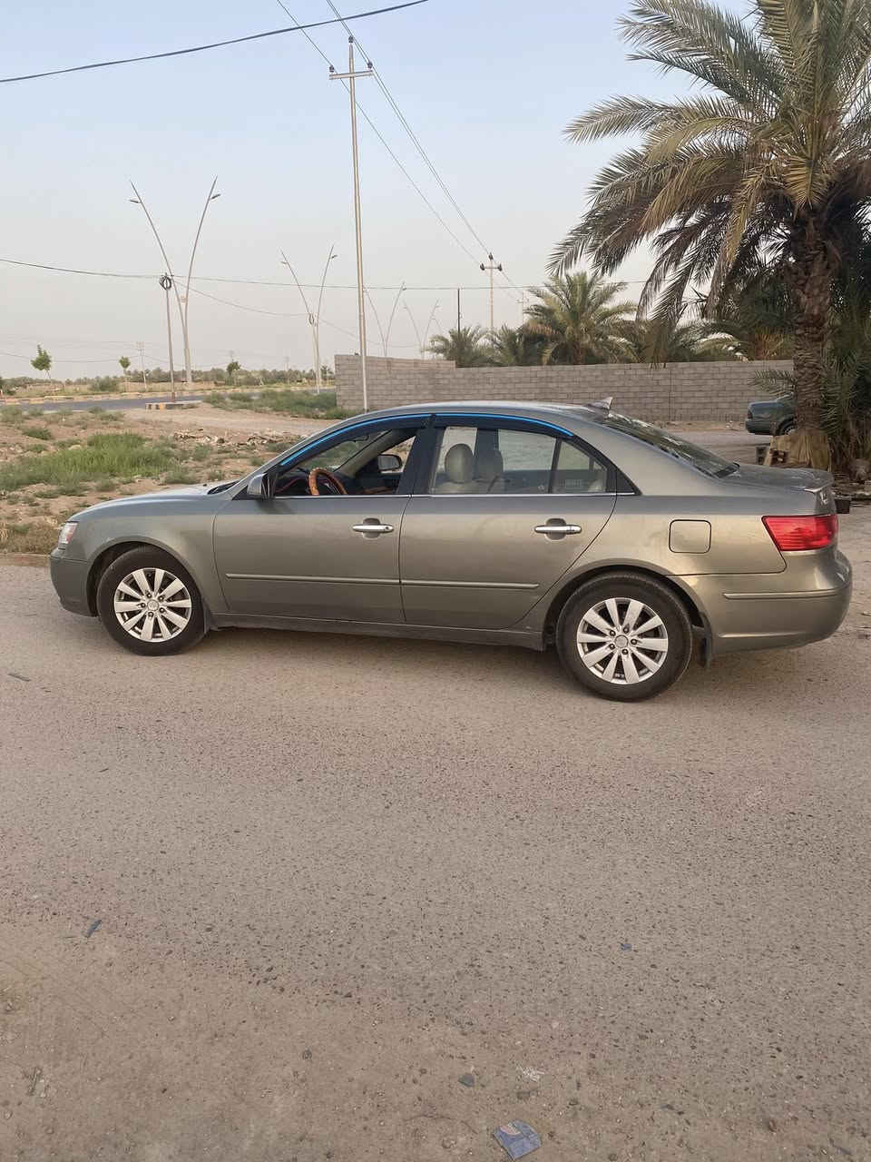 سوناتا ٢٠٠٩ امريكي محرك ٢٤٠٠ دوش المرغوب ضررها جاملغ وبنيد تبديل اصلي بدون دواخل كير محرك تخم تاير وحدادية جاهزة ماتصرف عليها ألف دينار أتصل *********** وبيك خير وتدلل
