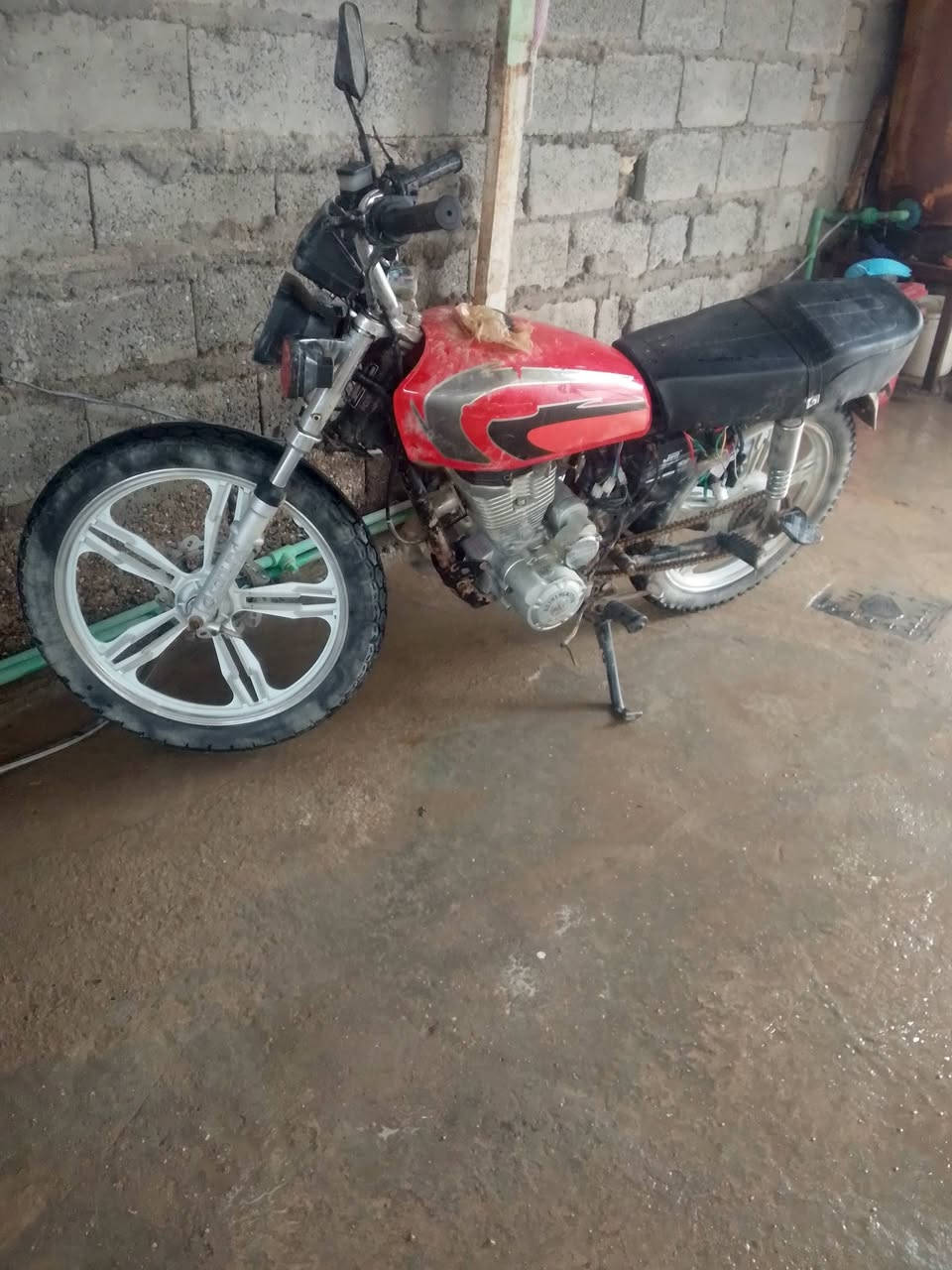 السلام عليكم دراجه ايراني 5 جير رايدها ب 225 مكاني بغداد دراجه تشتغل امانه الله ورسوله


**إذا كنت صاحب هذا الإعلان وتريد حذفه لأي سبب، رجاءا أرسل رسالة إلى الدعم الفني**