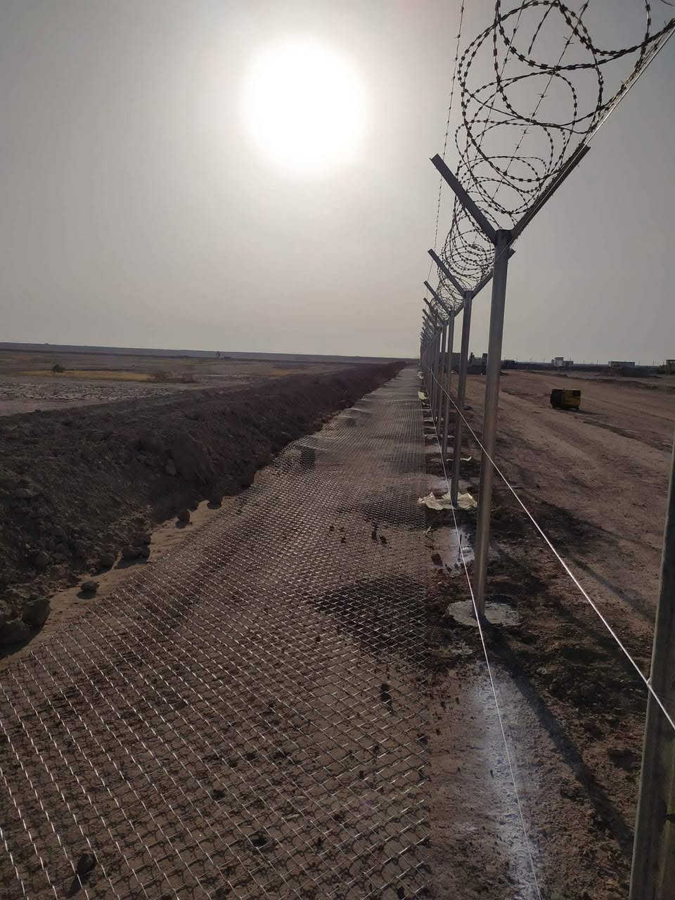 ‎🌟 معمل الصادق في خدمتكم بتقديم أرقى الأسيجة وحلول الكهرباء! 🌟
‎🛠️ تشكيلة واسعة من أسيجة BRC: نوفر لكم خيارات متعددة من الأسيجة BRC، متاحة بكل القياسات والأحجام لتناسب متطلباتكم الدقيقة.

‎💡 ضمان لمدة خمس سنوات: نؤمن بجودة منتجاتنا ونعزز ثقتكم بضمان شامل لمدة خمس سنوات.

‎🤝 شراكات استراتيجية: نفتخر بكوننا الشريك الأمثل لدوائر الدولة والمتنزهات، مساهمين في نمو وتطور المشاريع الوطنية.

‎🔌 كل ما تحتاجونه من أعمدة الكهرباء والأسلاك: نقدم تنوعاً في المنتجات لتلائم جميع مشاريعكم الهندسية، بأحجام وأنواع متنوعة.

‎💲 أسعارنا لا تقبل المنافسة: استمتعوا بأفضل العروض والأسعار التي تبدأ من 6000 دينار إلى 11000 دينار، حسب المواصفات والمتطلبات الخاصة بكم.

‎🚀 تغطية شاملة لكل العراق: نقدم خدماتنا في جميع المحافظات، مع التزامنا بتوصيل منتجاتنا بكفاءة وسلاسة.

‎📲 للتواصل والاستعلامات: نحن هنا لخدمتكم والإجابة على كل استفساراتكم، فقط اتصلوا بنا على الرقم:
- ***********

‎✨ اختياركم لمعمل الصادق يعني اختيار الأمان والجودة في كل ما يتعلق بالأسيجة وحلول الكهرباء! ✨
