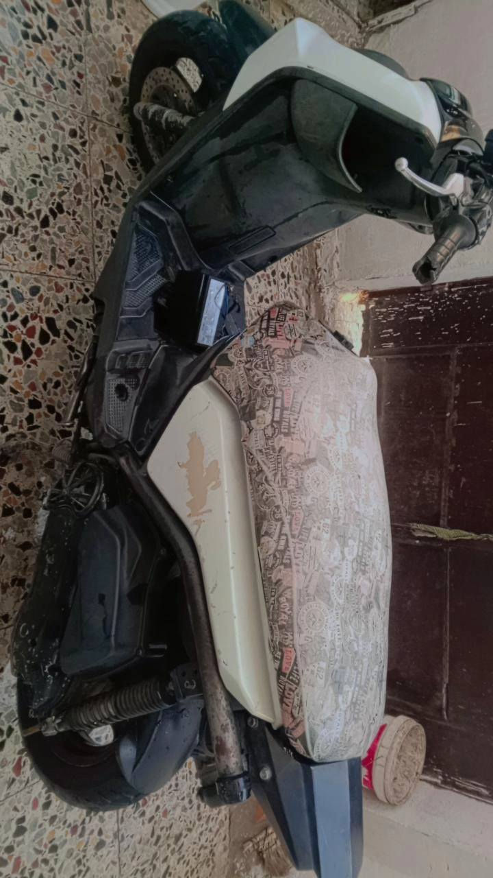 سلام عليكم دراجه لبيع يردله بس ادامه مال كلجات نضيفه دراجه نضيفه عنوان مدينة الصدر  سعر 550 وبيه مجال مصيط  متواجت وتساب فقط ***********
