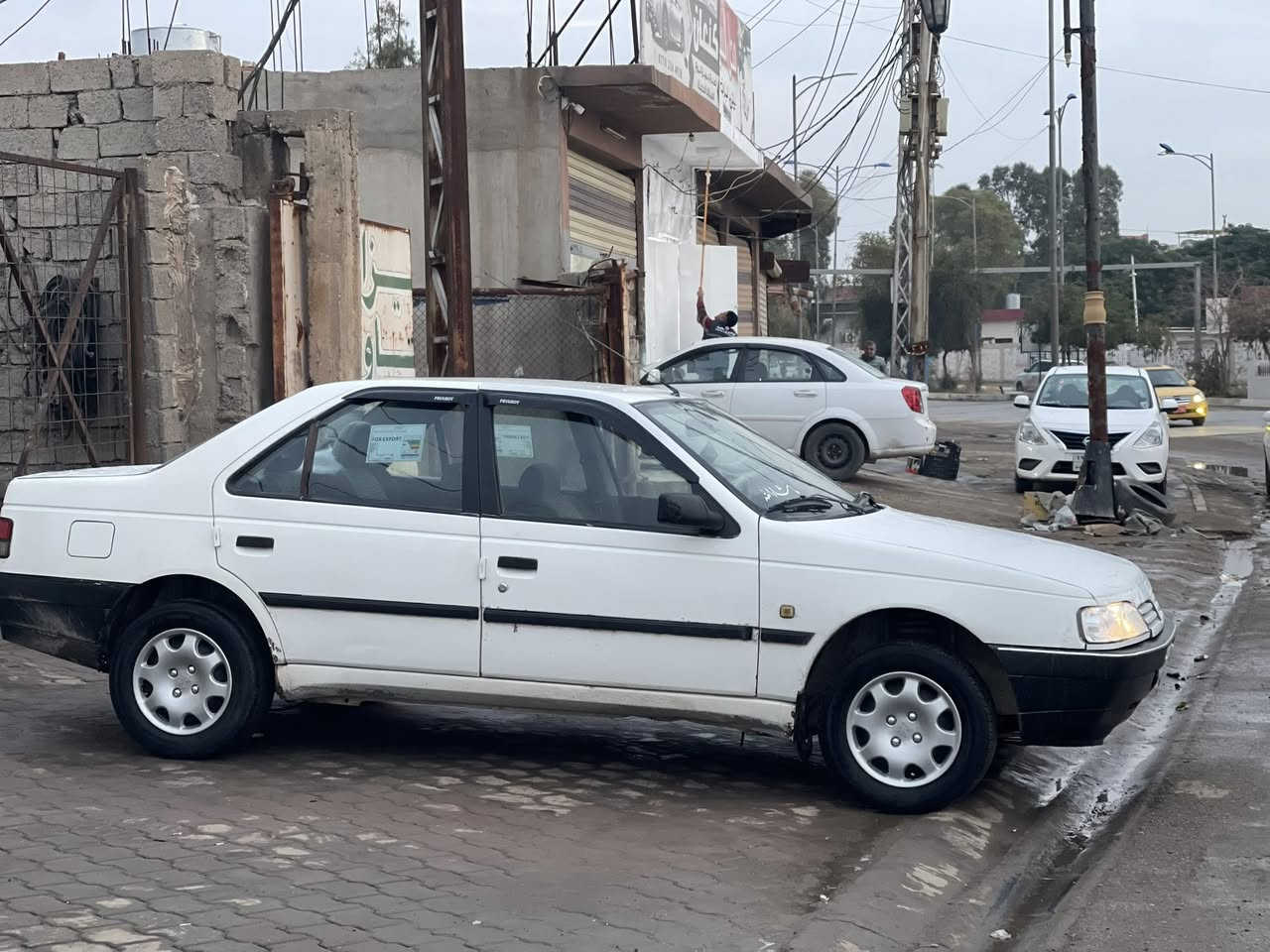 سلام عليكم عندي بيجو ئيراني  رقم أربيل 2020 منتهي دةفةتر بنزين بي كير محرك شرط مابي شي شرط تحويل  30 بيمجال رةقم بوبايل***********
