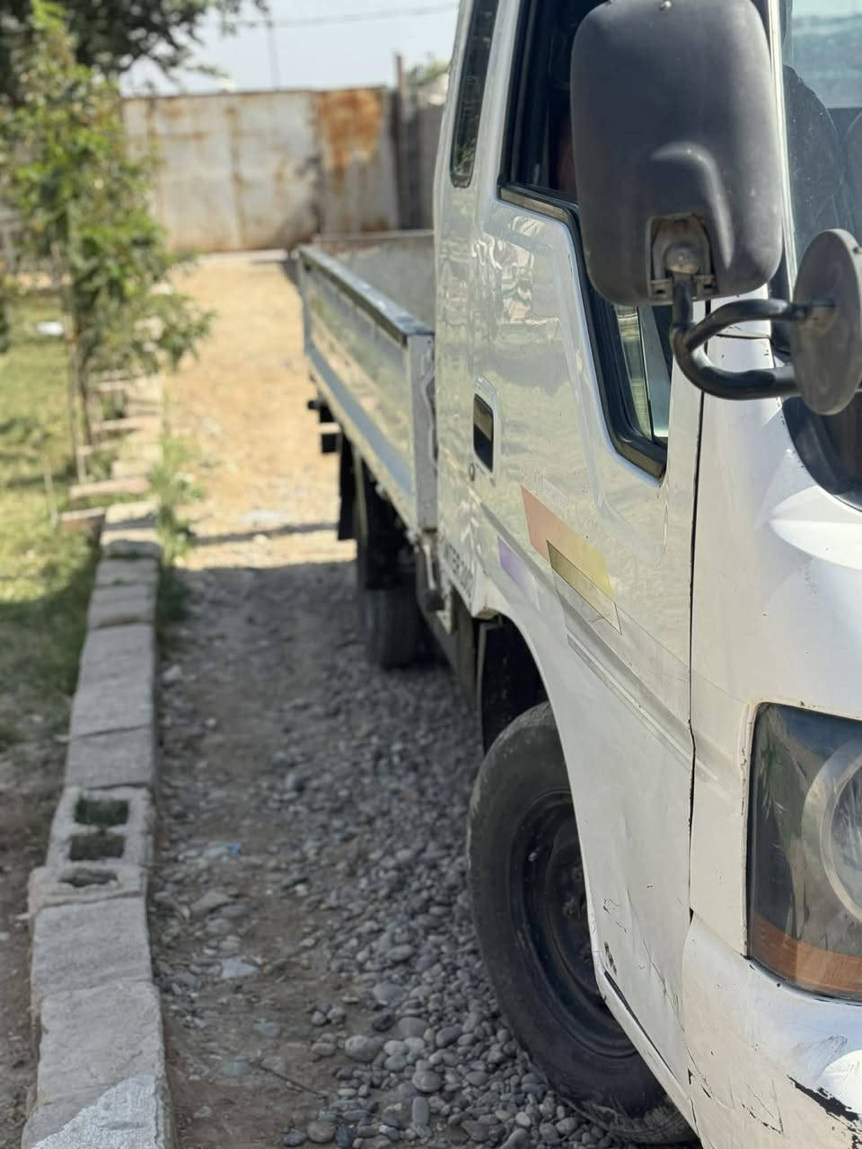 ام عيون للبيع جاهزا موديل ٢٠٠٢بسمي رقم انكليزي ٧٠ وبيه حك الجيه للتواصل هاذا رقمي ***********
