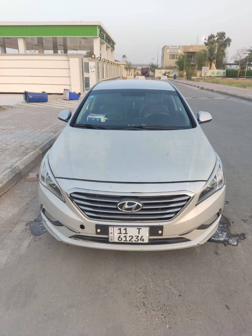 سوناتا 2017 وارد كوري غاز بلادي 
رقم بغداد سنوية لل2030 
بيها 3 قطع صبغ چاملغ وبنيد و باب بدون شاصي أو داخل و نفس القطع المصبوغة جاردات.
مكان السيارة بصرة .
السعر 128 ورقة و بيها مجال للشراي 
اي استفسار *********** علي
