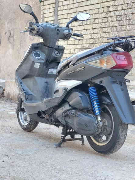 السلام عليكم  دراجه سكنس موديل 2009 دراجه كلها بلاديه ختم واحد ويا الماكينه كهربائيات كلها شغاله جيب فيتر وافحص سلف هندر العنوان مدينه الصدر تقاطع العوره استفسار على هذا الرقم***********
