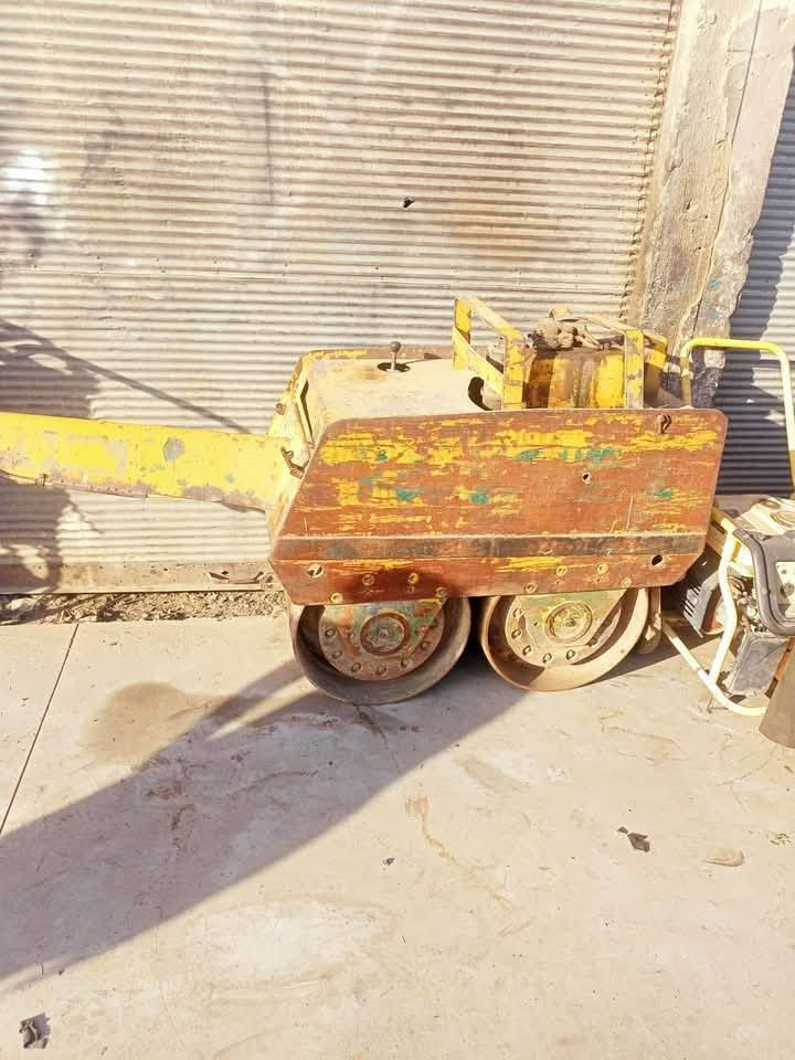 السلام عليكم يوجد حادلة لحدل البيوت والثيلات والحواش مع كادر لتصفير البيوت وفرش حجر (حدل بلا  لاش كبل سيراميك) للاتصال *********** او ***********. والأسعار مناسبة أن شاء الله
