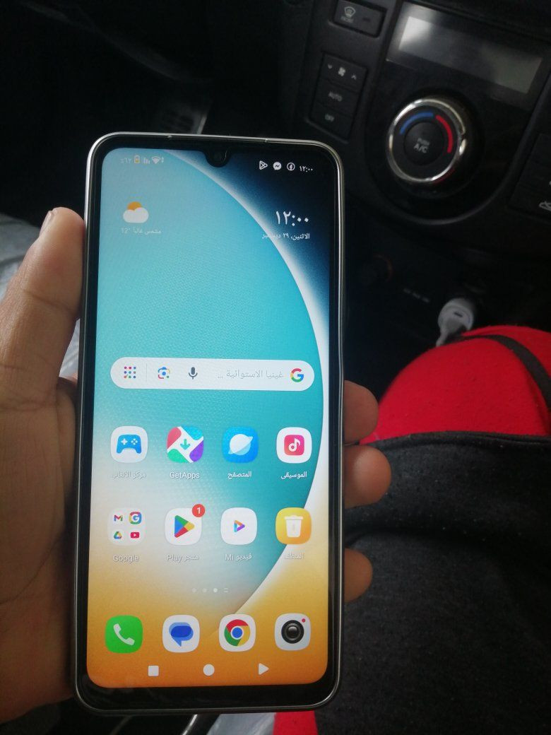 سلام عليكم جهاز للبيع POCD
جهاز جديد صاره سبوع من مشتري شخط ما بي 
ذاكره 128المعالج الشاشه 120هرتز
رايده ب 150/
***********
