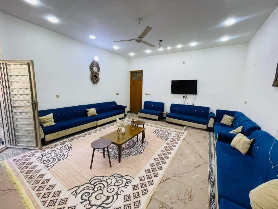 البيت للبيع  : طابو زراعي سند ٢٥

مساحة ١٨٠ واجهة عشرة ونزال ١٨  وباقي التفاصيل موضحه في الصور 

العنوان : الرئاسة شارع عشرين نهاية شارع السادة 

للتواصل :  ***********
