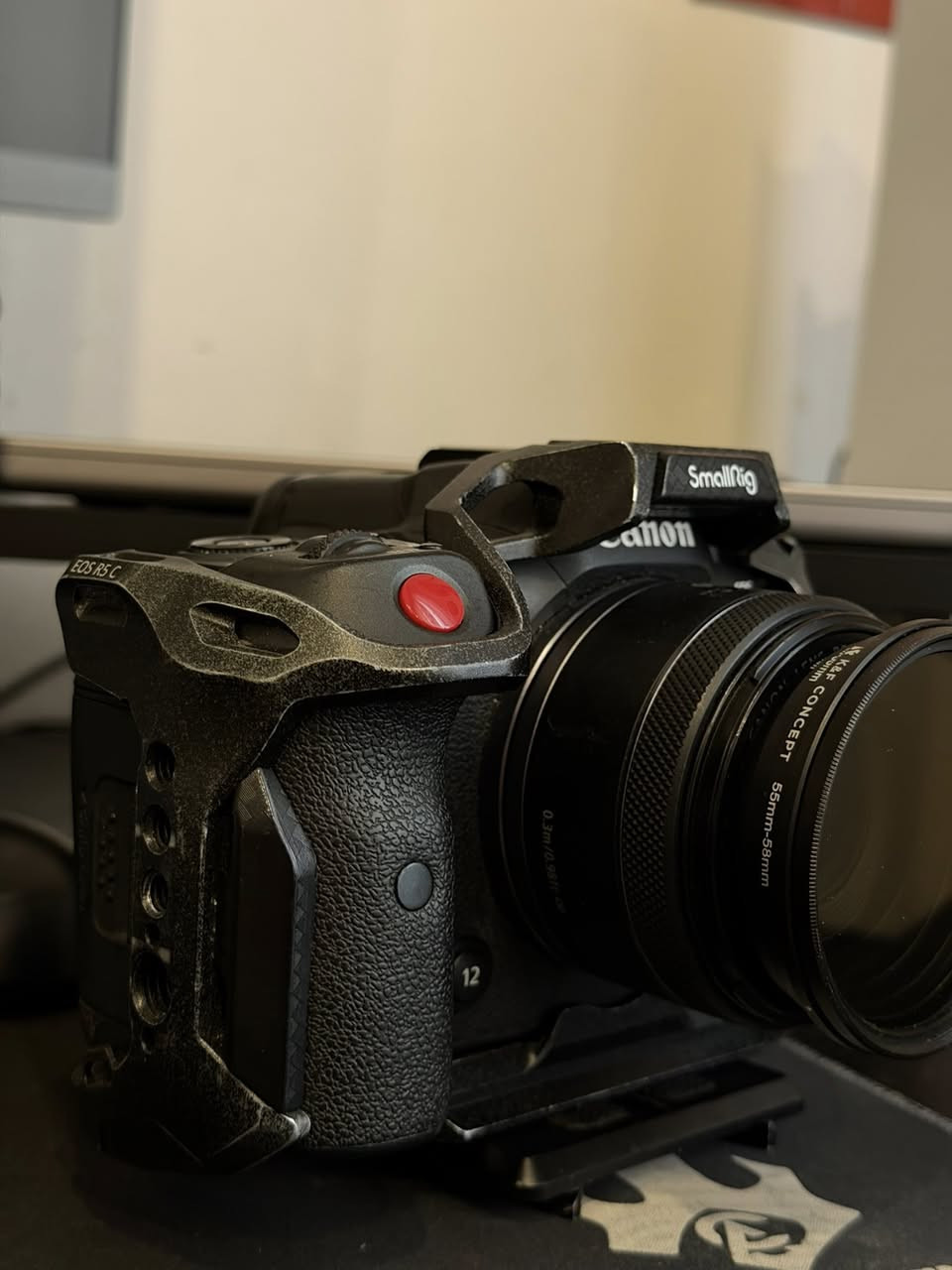 للبيع Canon R5C
وياها smallrig cage
وعدسة 50mm 1.8 RF
وعدسة 16mm 2.8 RF
مكاني اربيل


**إذا كنت صاحب هذا الإعلان وتريد حذفه لأي سبب، رجاءا أرسل رسالة إلى الدعم الفني**