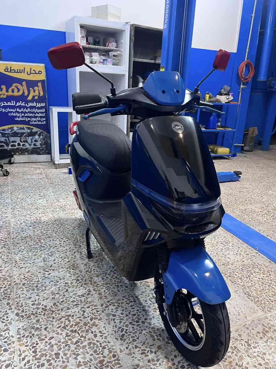 سلام عليكم 

دراجة شحن للبيع

سكنس من شركة ZKH موديل 2026
مواصفات: 
تشغيل عن بعد 
بي بارك 
بي بك 
رباعي
الملف 2000 حقيقي
3 كير  
سعرته الحقيقة 70 بالوزن 
شاحنه اصلية 
6 بطاريات اصلية كبير
ويا 2 سويج و 2 بصمه
صندوق كبير 
بي مثبت سرعة
وحساس بريك

هذا الموصفات و عند الاشراء شرط الفحص بي اي خلل يرجع 

السعر : 800 الف وبي مجال
للاستفسار واتساب
***********
