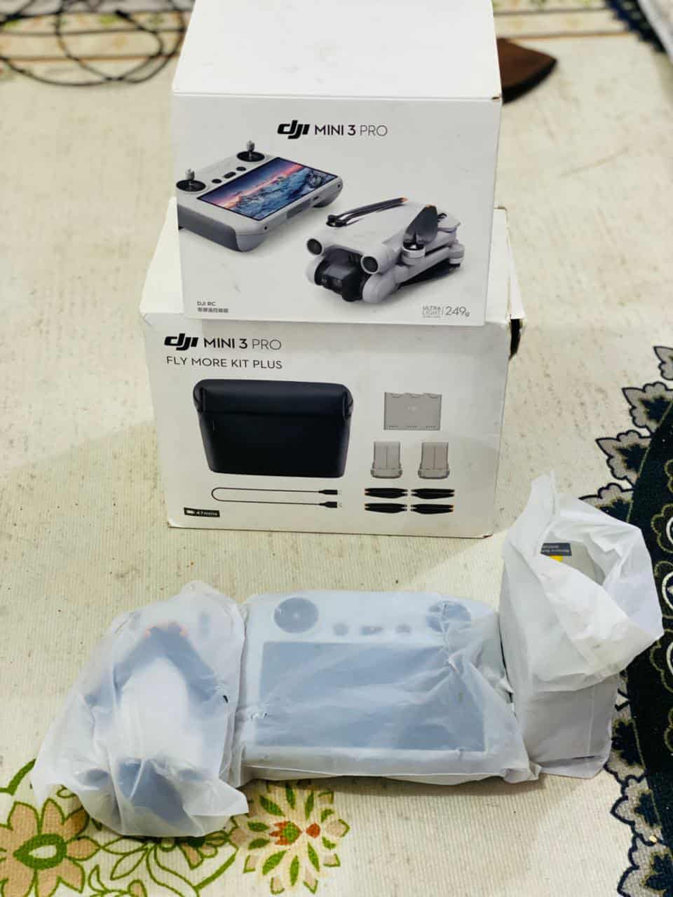 مني 3 برو كامل ملحقات بس شويه هاملها الدرون السعر 850 وبيها مجال
***********
