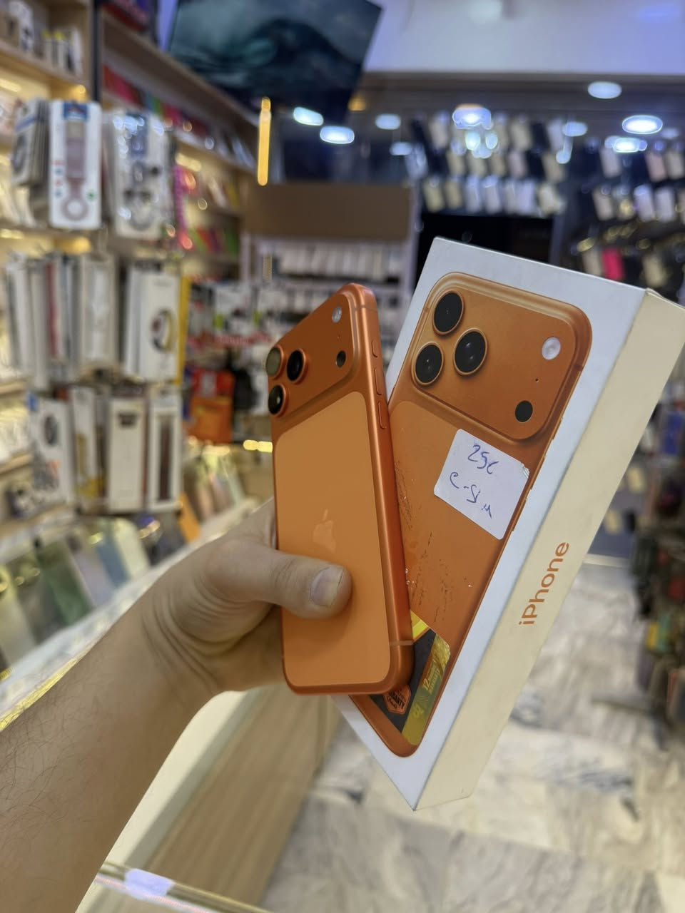 ايفون 17 برو ماكس ذاكرة  256 بطارية 100 ايسيم الشريحة الالكترونية بدون منفذ سيمكارت مستخدم نضافة 100‎%‎ 
باكيت وكيبل كامل ملحقاتة 
السعر مليون 790 الف وبيه مجال للشراي حك الجية 
مكاني بغداد السيدية الشارع التجاري
*********** اتصال واتس فقط
