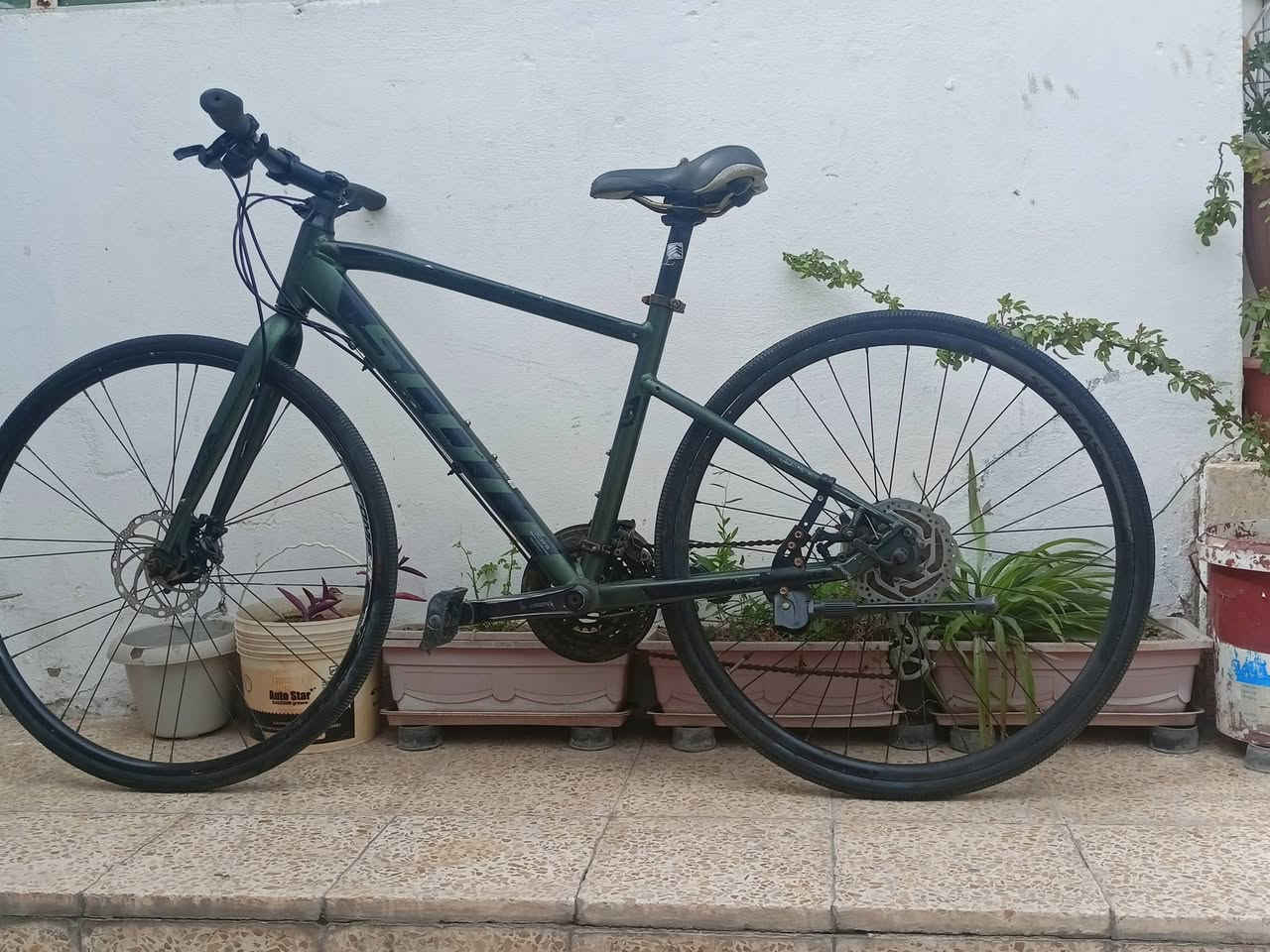 السلام عليكم ورحمة الله 
گرفل سكوت 
سستم شيمانو التوس 
9*3
الحجم 28 
دراجة على وضع حاويه بيها نقوصات بسيطه 
السعر 185 الف 
رقم الهاتف ***********
العنوان الموصل الايمن متوفر توصيل جميع المحافظات
