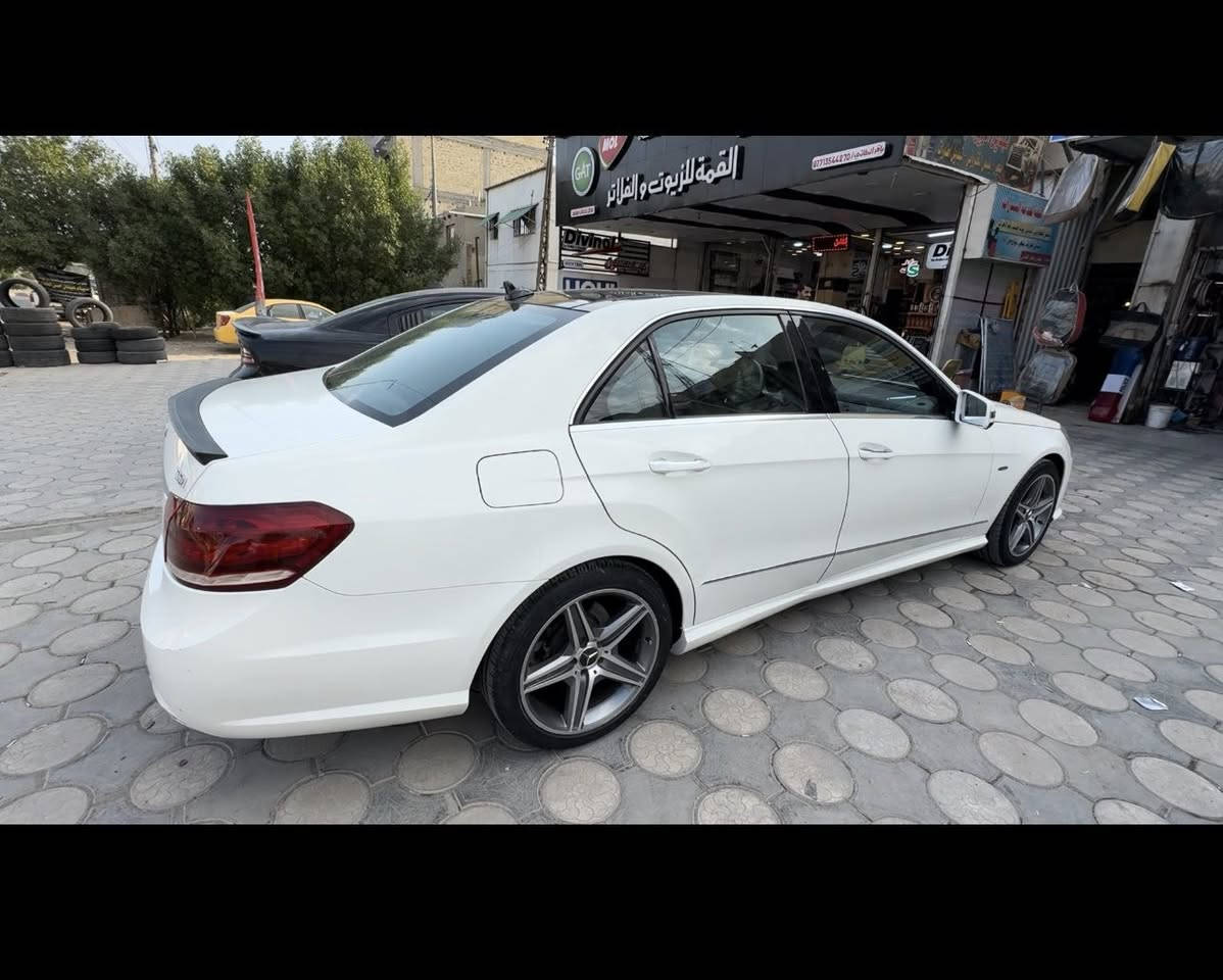 السلام عليكم
مارسيدس  2012 E200 amg 
محرك تيربو 4سلندر cgi 
وارد خليجي فول مواصفات بونراما ثلاث انضمه قيادة شفتات استيرن  ثلاث بردات رادار حساس امامي خلفي حساس امطار جنطه كهرباء زراك لايت كشنات حار بارد وبعد بيها مواصفات اكثر مواصفات الخليجي السياره مكفوله من الضربه والتبديل فقط صبغ بنيد اثر إطلاقه فقط رصعه وبيه بارد قليل السياره جديده بمعنى الكلمه رقم أربيل الجديد مراوس حسب القناعة

المكان بغداد البلديات.   الرقم ***********. السعر 160

