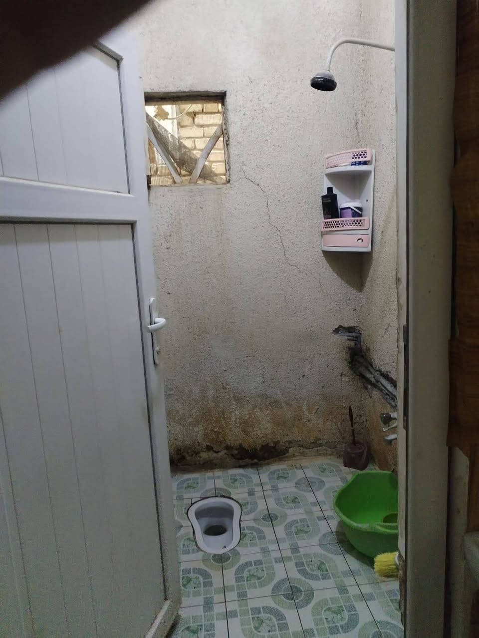 بيت ١٠٠م للبيع أو مراوس بقطعه . البيت ١٠٠م طابق واحد بناء نظيف حي شهداء سيف سعد شارع السوق  خلف متوسطة بغداد  السعر ١١٥ مع المجال  .للتواصل مع صاحب البيت  ***********
