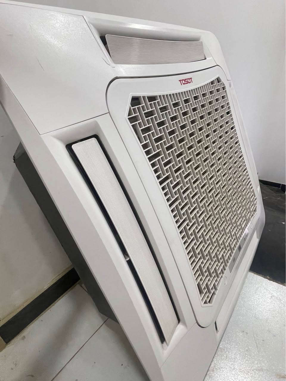السلام عليكم 
سبلت كاسيت نوع TOSOT طنين وثلث للبيع فقط اخو الجديد السبلت بحاله جيده غير داخل تصليح حتى غاز الشركة بيه السعر 600 الف وقابل لتفاوض لااتواجد على النت الاستفسار الاتصال على رقمي اتصال او وتساب *********** البصرة, العراق
