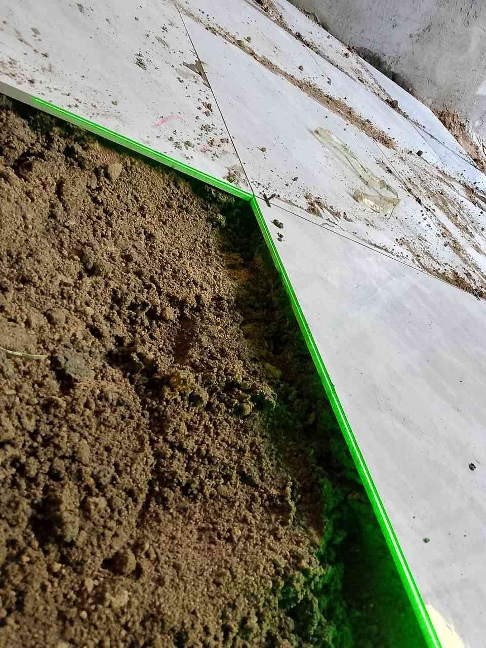 خلفه سراميك جدران ارضيات كراجات  دروجه صطوح لوح 60*120شقل ليزر كبان رجاج   شرط داخل سماوه ونواحياء *********** وتساب تصال تلجرام    شقل اليوميه مكطوعه متر
