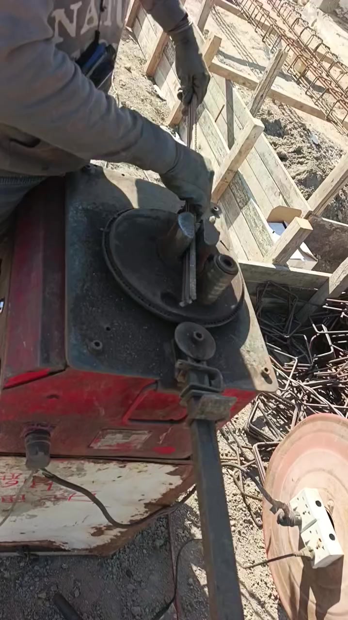 لاويه للبيع
حجم 18 نضافه مثل ما موضح بل صوره
اي خلل مابيهه شرط الشقل جاهزه شقاله
ونزلت فيديو اثناء العمل 
مكاني ناصريه الشطره سعر 9 وبيهه مجال
***********
