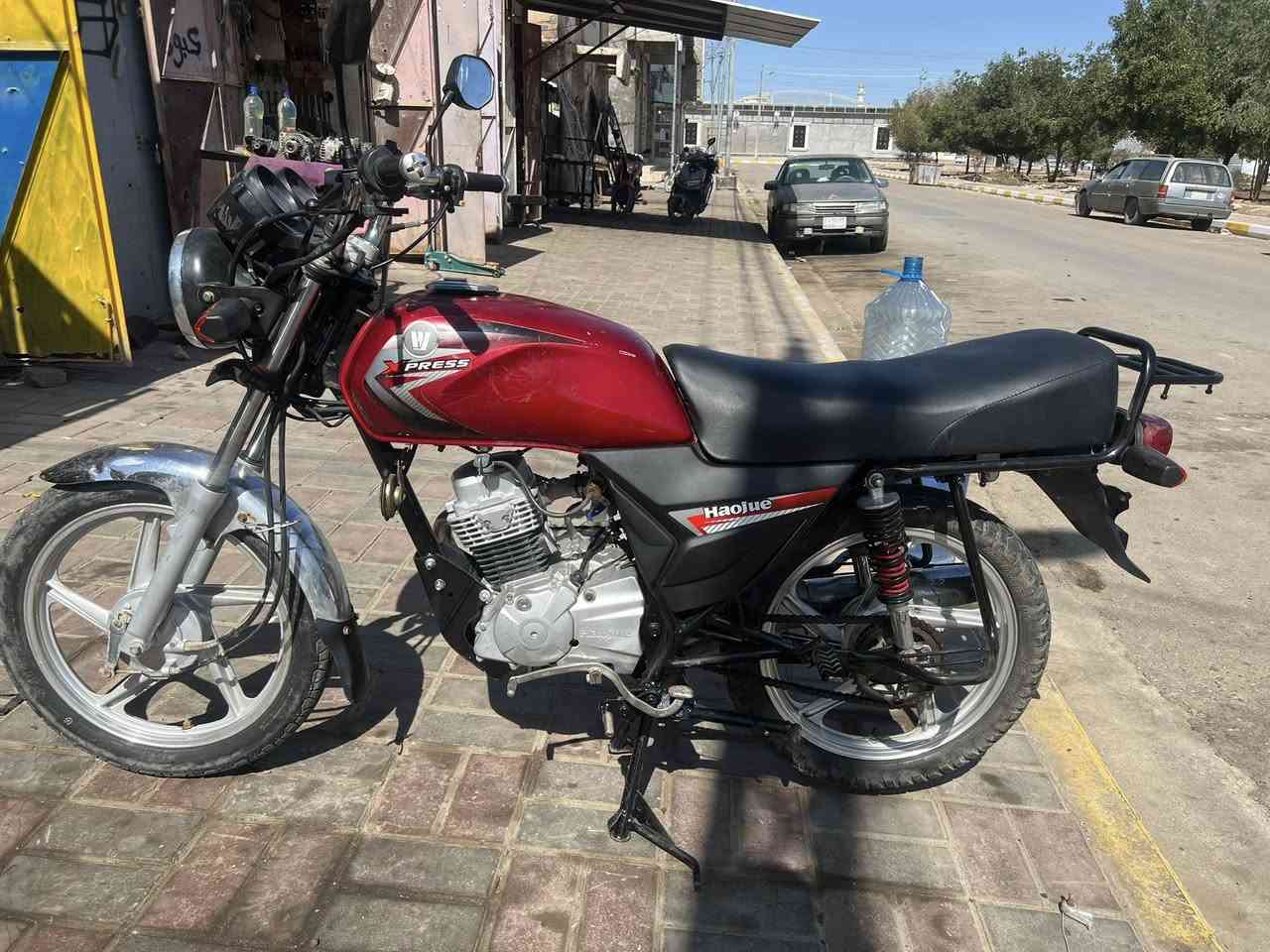 السلام عليكم دراجه هاوجي بيع او مراوس موديل ٢٠٢٠اوراقه كامله دراجه كله شغاله كهربائيات سلف هندر مكينه مامفتوحه مكلف بنشر مكاني رمادي التاميم ***********
