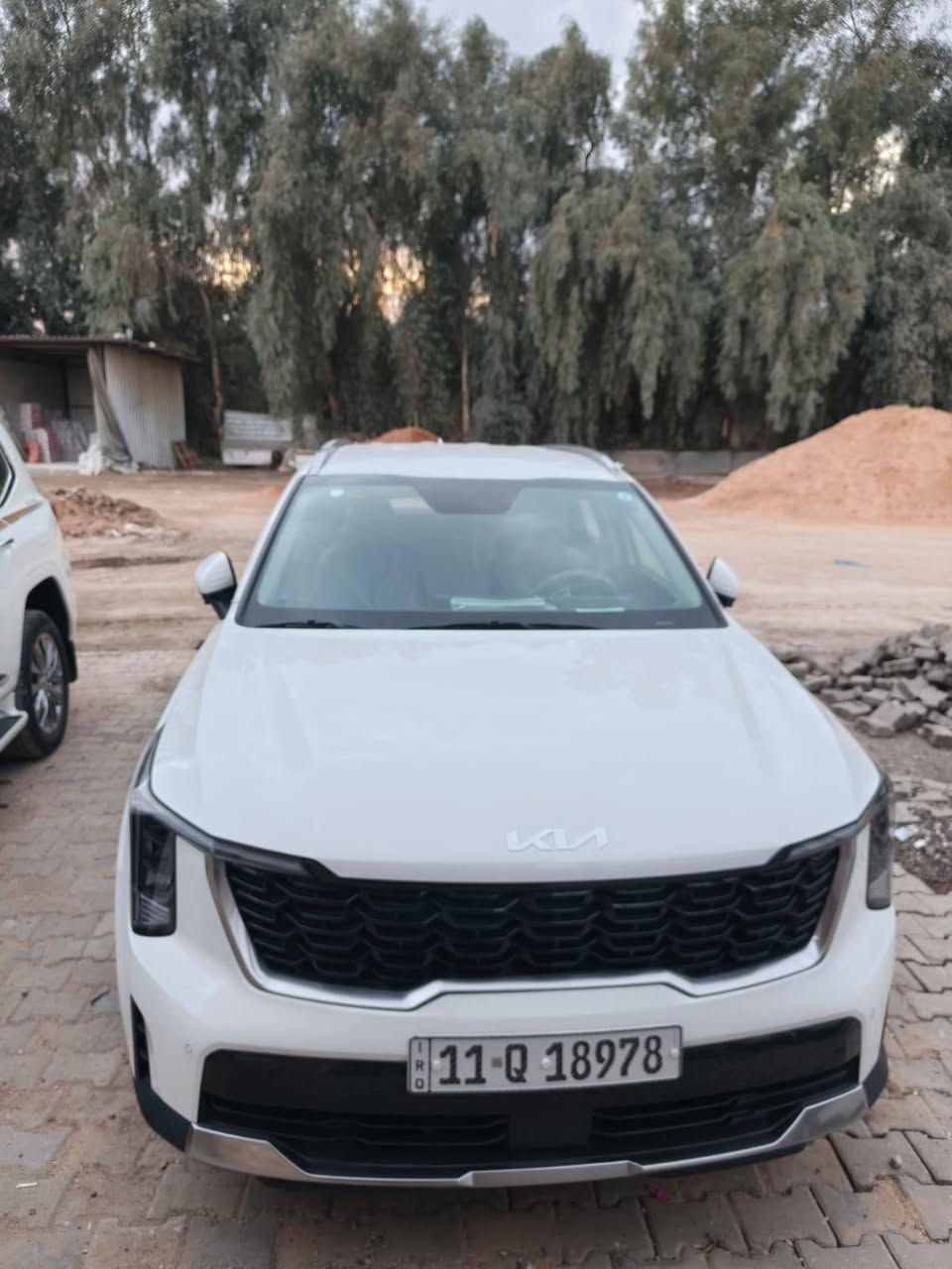 السلام عليكم من رخصه الادمن سورنتو 2025 سياره فول  من عدل بني راما سياره نظيفه ماشيه20 مكان بغداد كاظميه اللي يحب يتواصل هذا رقم الهاتف ما متواجد على الفيس *********** ملاحظه سياره خليجيه
