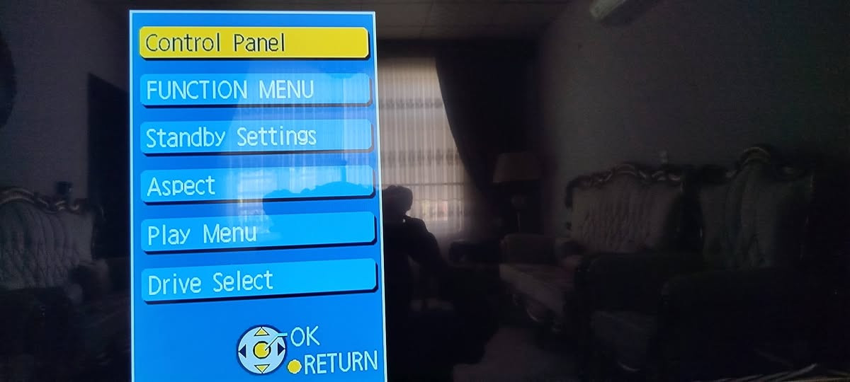للبيع..ديفدي بلورايت panasonc  HDMI يحتوي على هارد 500GB عرض و تسجيل من الديفدي الى الهارد و بالعكس ويسجل من فديو كاسيت على الديفدي او الهارد الداخلي.ويسجل من الستلايت على الهارد او الديفدي بسرع  تسجيل SP/LP/EP يحتوي على مدخل انترنيت لوجود تطبيقات مثل اليوتيوب و نتفلكس ومدخل USB ومدخل لتسجيل الكامره..مع ريمونت الاصلي..


**إذا كنت صاحب هذا الإعلان وتريد حذفه لأي سبب، رجاءا أرسل رسالة إلى الدعم الفني**