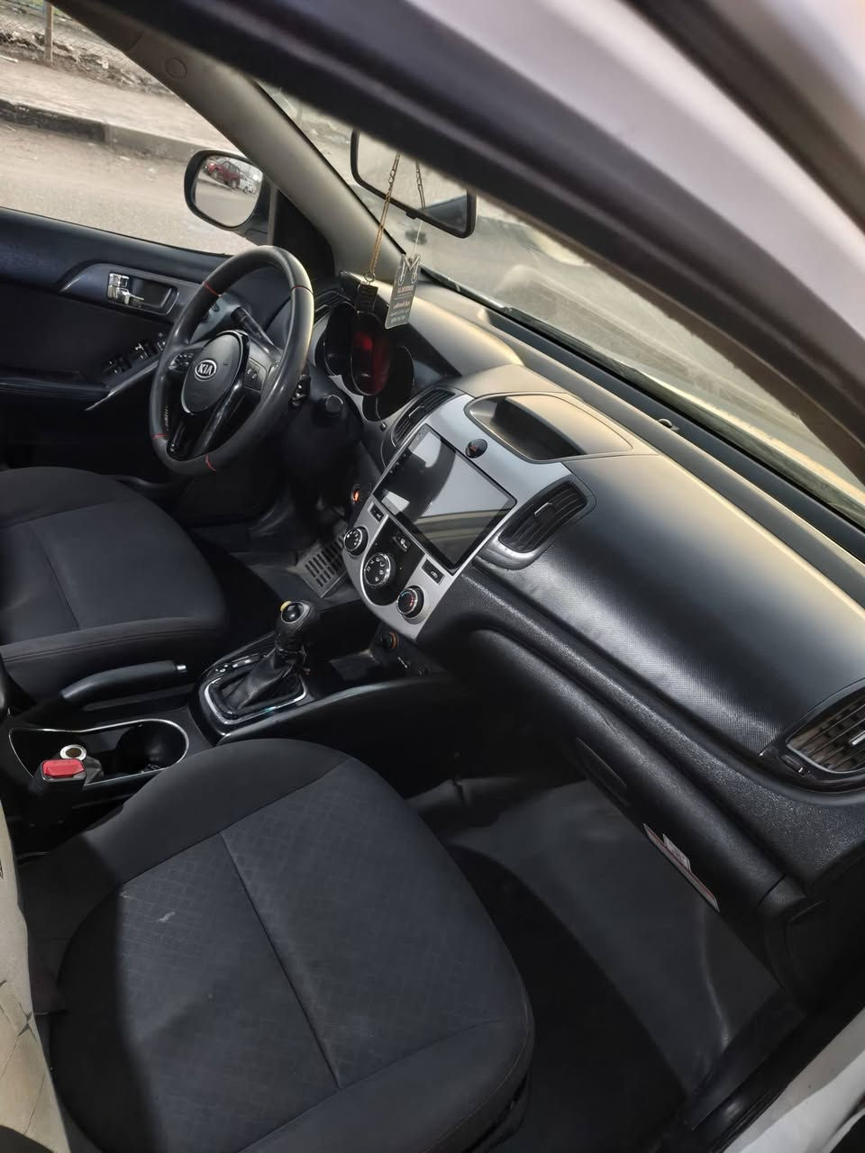 السلام عليكم للبيع سيراتو ٢٠١٣ وارد خليجي السياره مكفوله من الضربه عد التصليح المذكور ب السونار وتصليحات واضحه من تجي تشوفها السياره فول موصفات للاخير بصمه /بنوراما الخ...  السياره ب اسمي انه عنوان السياره ذي قار/ حي الشهداء ورقمي هذه *********** الشراي يتصل ما ارد ع الرسائل السعر ١٠٣ وبيها مجال
