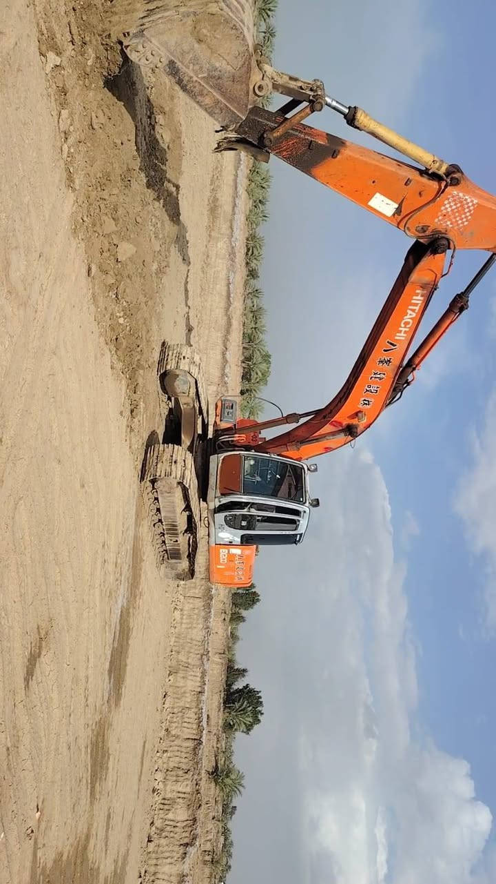 سلام عليكم حفاره فايف البيع  موديل 99 
رقم بابل اسود 
حفاره جاهزه الشغل 
العنوان بابل الكفل رقم صاحب الحفاره
***********
