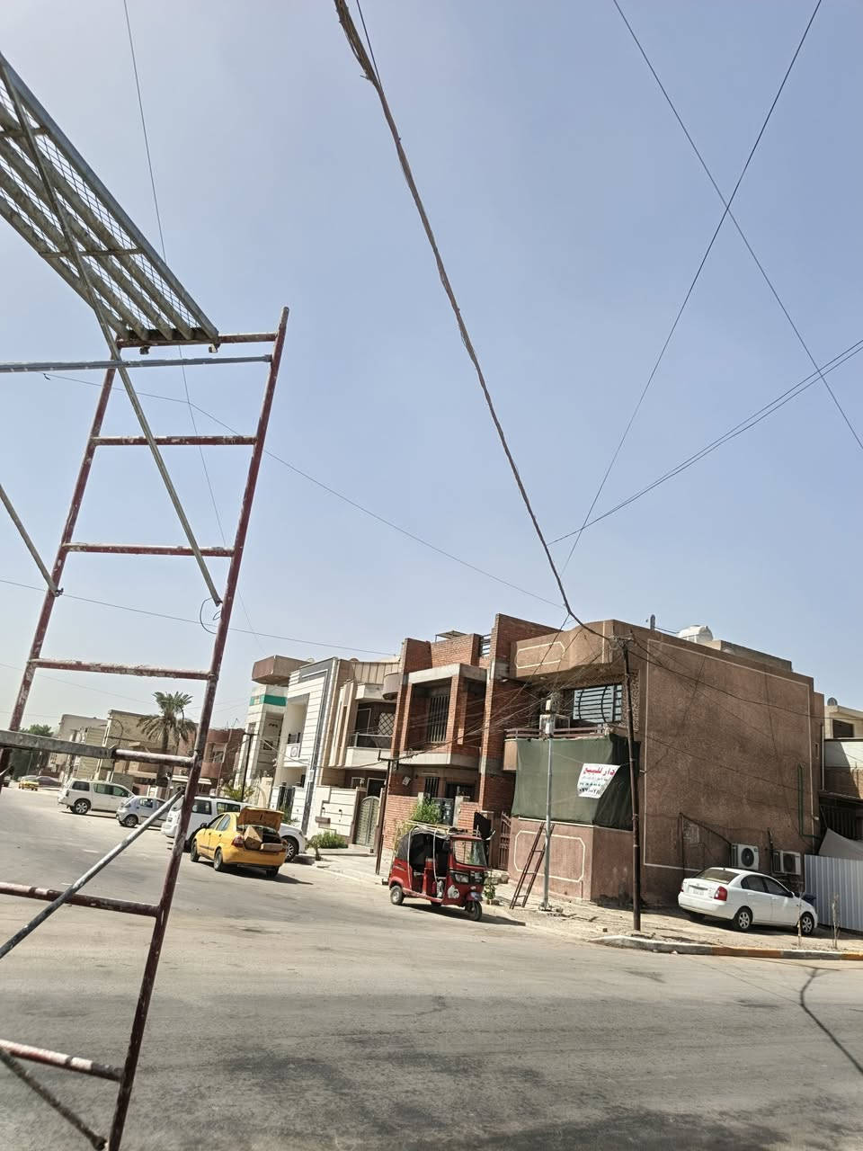 سلام عليكم احنه كادر انصفي مولدات يعني الوايرات لماتشتغل انشيله ونرتب الشغالات واي واير ينكطع عله مسوليتي اني اتكفل بي وشغلي درجه اوله ونطي ٤٠٠الف هديه ***********

