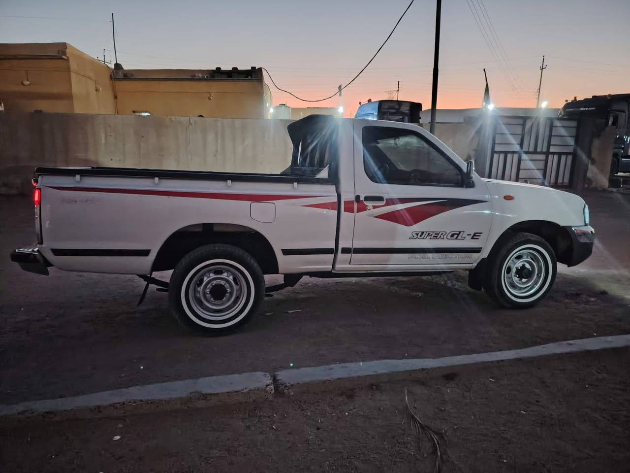 سلام عليكم نيسان تك ٤جنكال موديل ١٣مكفول ظربه وصبغ رقم ميسان مستلم سنوي وهزه دولي باقي بس عل استلام الوحات مكينه كير حداديه تخم تاير تبريد كله شغال سياره حلوه وجديده السعر ١٢٠وبيه مجال 
***********
