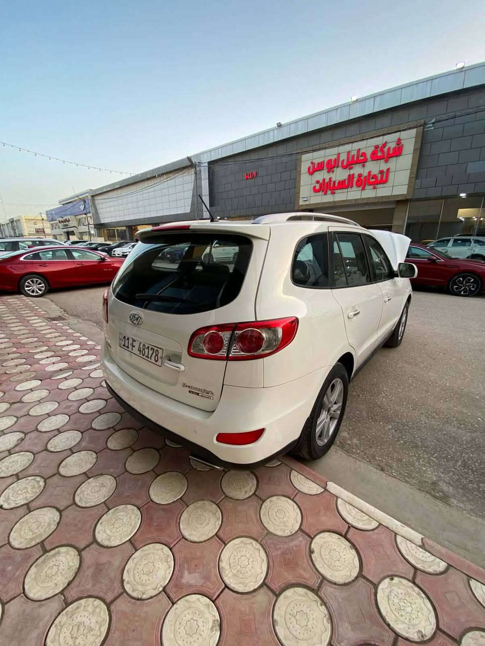 السلام عليكم سنتافي للبيع 2011
مواصفـات 👇🏼
 
7 راكب 

3 قطع تبريد 

تحكم ستيرن 

مكينه 6سلندر 

رقم بغداد انكليزي 

مري شفط + فتحه سقف 

ما عده البصمه 

مكينه ما مفتوحه 

ابو علي 
الاستفسار التواصل على الرقم ***********
