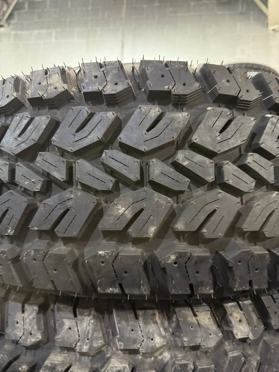 السلام عليكم شباب اطارات كل الاحجام للاستفسار ***********
