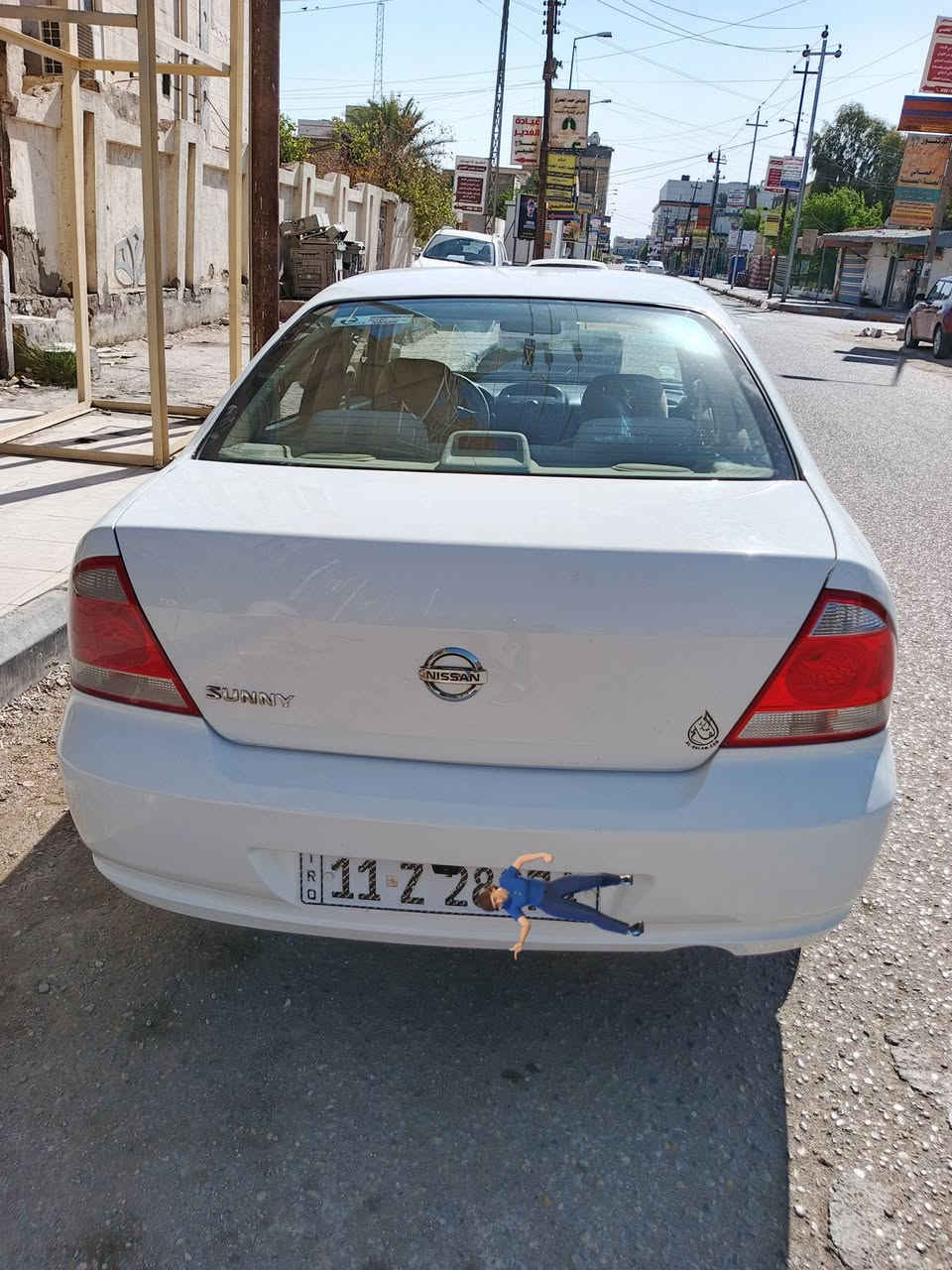 نيسان صني للبيع موديل 9
سياره جاهزه فول تخم تاير حداده من جميع النواحي كلها جديده وكفاله 
بيها هلالات معمريهن اثر خياس وبارد بل باب الخلفي الباقي كفاله عامه سياره خير من الله مكاني الناصريه مركز للاستفسار ***********
