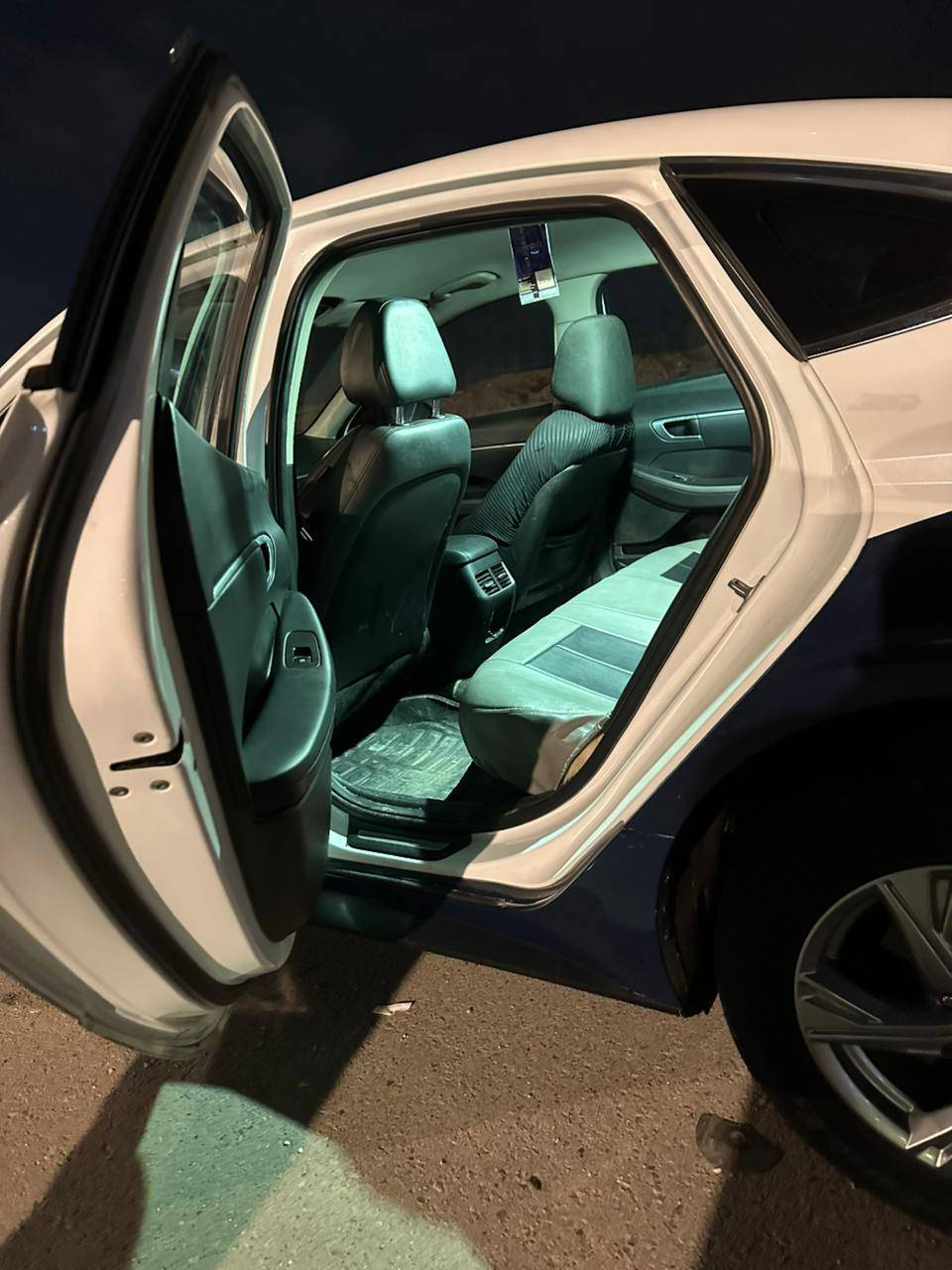 اسلام عليكم ورحمه الله هونداي سوناتا 21 غاز  اصل اصل خط واحد وارد كوري بهيهه من كوريا  3 قطع صبغ ولباقي مكفول السيارة جاهزه للخير تراي زيرو رقم شمالي محرك ألفين. Lpi كيرومحرك بل كارتون السيارة فول اوبشن ما عدا البنو راما توقف ذاتيه رادارات وهواي بيهه مواصفات معروفة.    البصرة الحيانيه الرقم ***********  السعر 138بدوبيهه مجال تجي وتدلل البصرة, العراق
