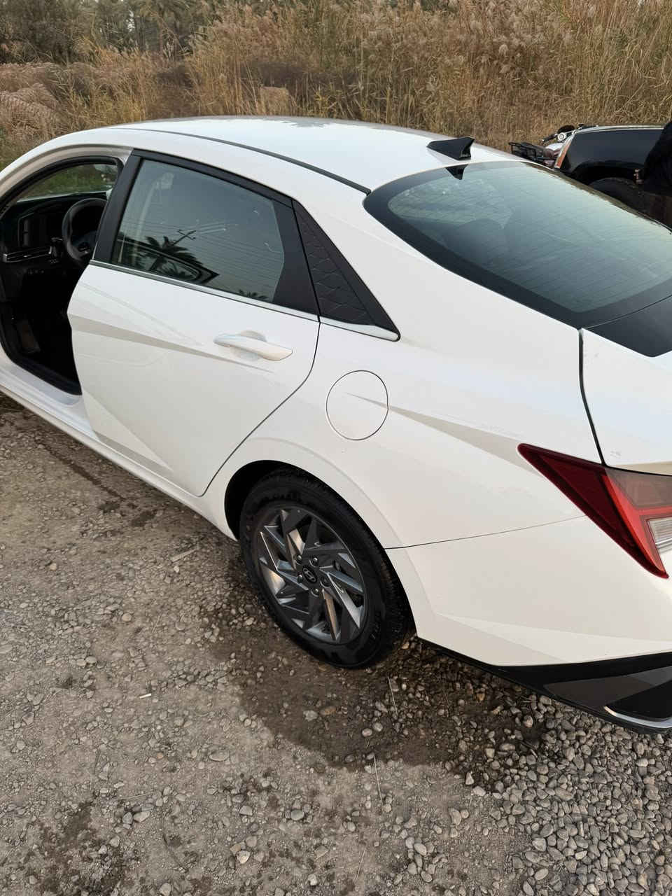 السلام عليكم النتره 24هايبرد رقم بغداد باسمي شخصيا نص فول عدافتحه وجلد مابيها لباقي كل مواصفات بيها صور حادث مرفق مع سونار اي استفسار اتصال ***********
السعر 165 مجال بسيط
