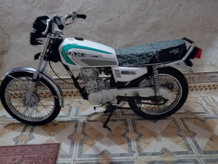 السلام عليكم دراجه ايراني باب اول للبيع  بدون اوراق سعرها 600 الشراي يتصل على هذا الرقم ***********
