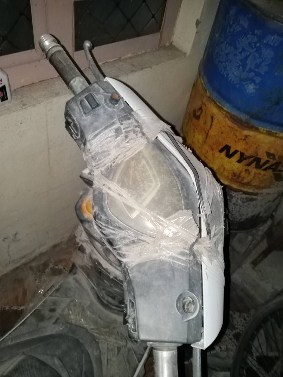 سلام عليكم موجود دراجه بانزين كاينكو السعر 250 واذا مو بيع مراوس بدراجه شحن رقم الهاتف ***********
